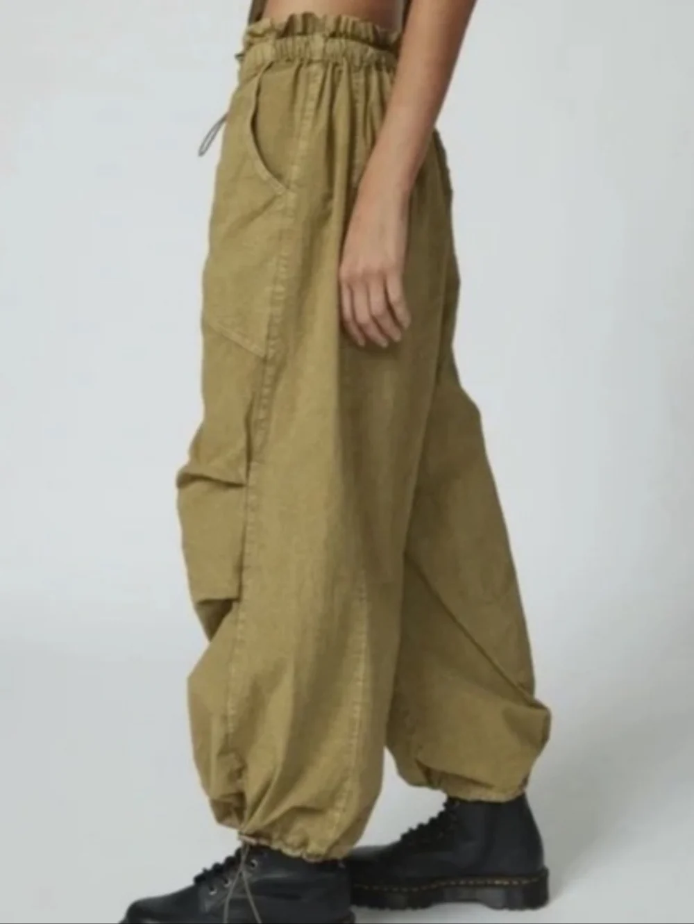 Urban Outfitters UO Sloan Nylon Baggy Balloon Parachute Pants Y2K 80s Khaki M - Picture 1 of 16